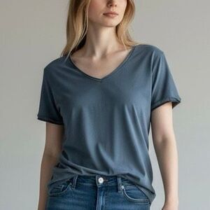 Kuhl L Blue Short Sleeve V-neck Tee Shirt Blouse Outdoors Mountain Chic Sporty